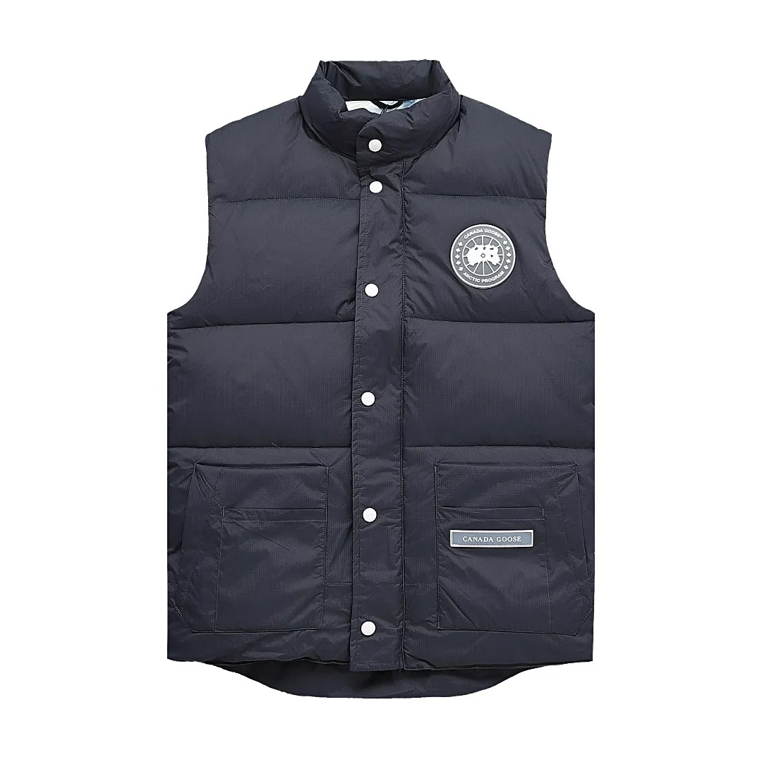 P480 Graphite Gray] Canadagoose/Canada Goose White Label Glacier Down Vest Canada Goose's new "Northern Lights Series" down vest Canada Goose's new "Northern Lights" Northern Lights White Label Down Vest is on the shelves! The light and layered colors give people the feeling of being trapped in the mist around icebergs and glaciers. It can be said to be very dreamy! Original YKK zipper, Size: XS-XXL